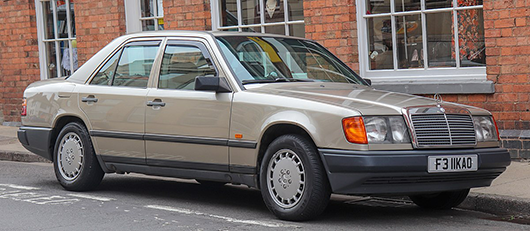 Mercedes W124 phiên bản đầu của dòng E-Class